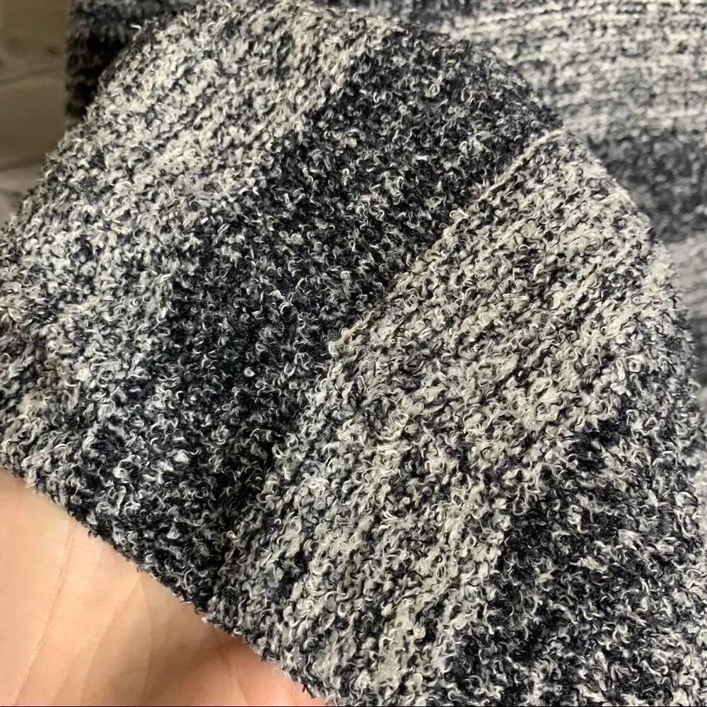 BAREFOOT DREAMS Bamboo Chic Lite Knit Calypso grey striped